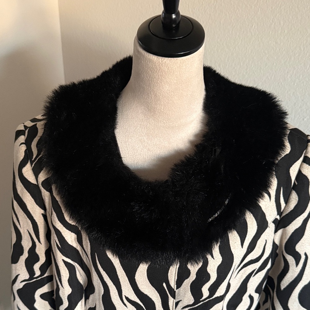 Zebra Print Faux Fur Collar Coat - Picture 2 of 9